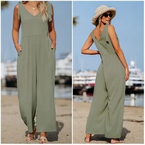 Cupshe V-Neck Bow Tie Backless Jumpsuit
